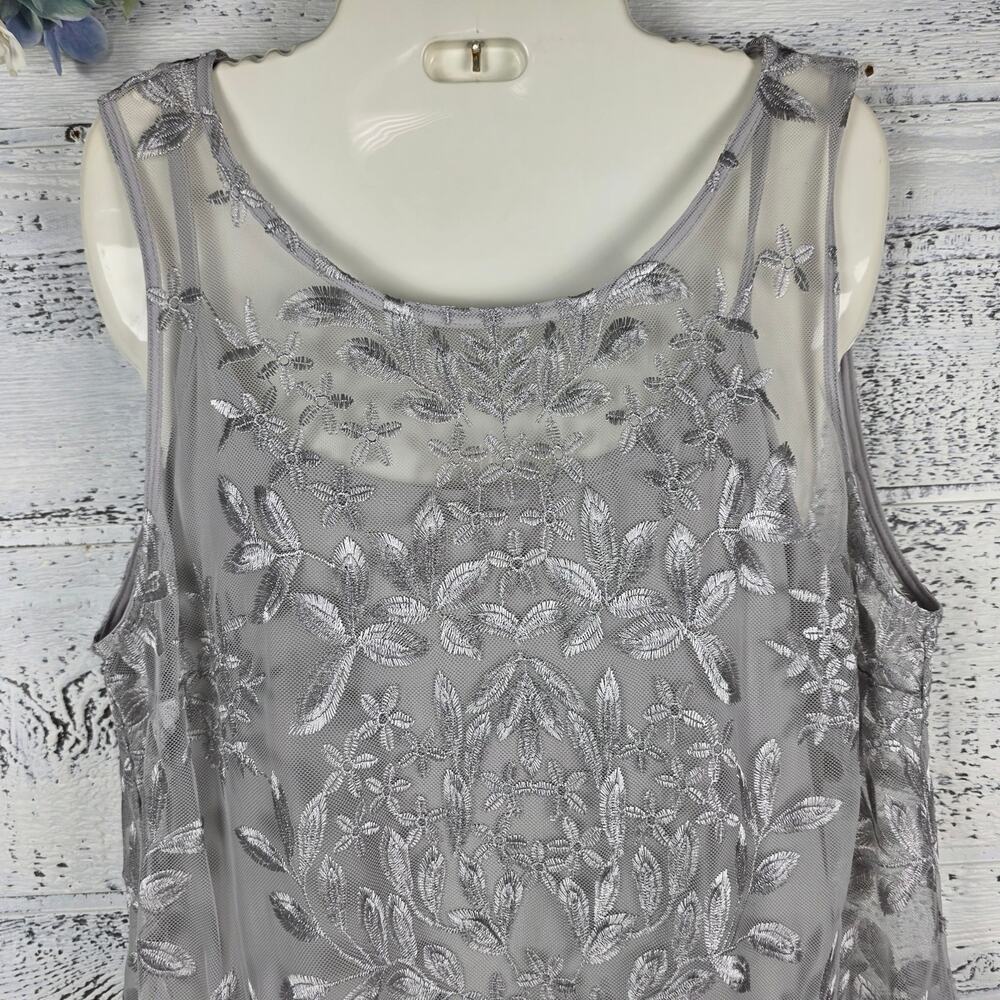 White House Black Market Silver Metallic Embroidered Blouse Top Sz L EUC Liner - Picture 4 of 9